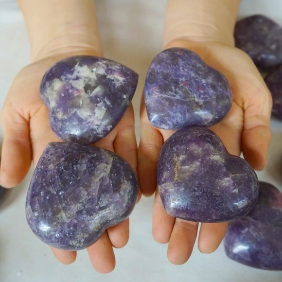 ✨Charged✨ Lepidolite Gemstone Hearts - Picture 5 of 9